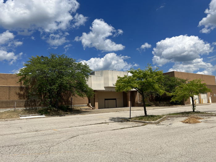 Hampton Towne Centre (Hampton Square Mall) - July 31 2022 (newer photo)